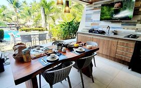 Flat Luxo Térreo no Nannai com Varanda Gourmet - LocarHouse